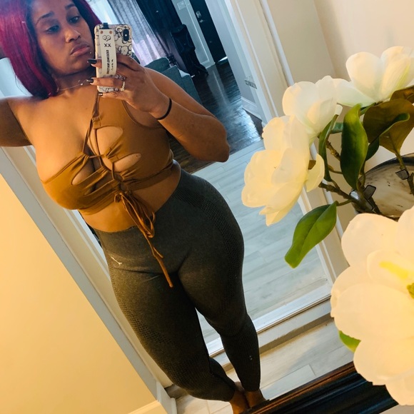 Brand new two way boutique top - Picture 2 of 4